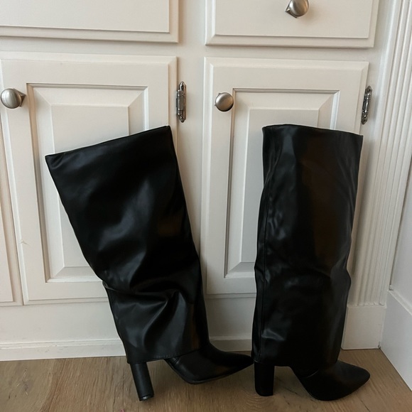 Never worn! Black knee high boots - Picture 2 of 3